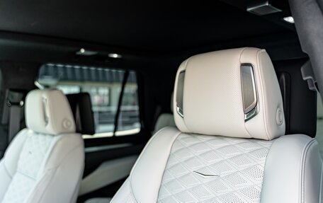Cadillac Escalade V, 2024 год, 26 000 000 рублей, 12 фотография