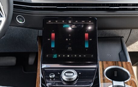 Cadillac Escalade V, 2024 год, 26 000 000 рублей, 17 фотография