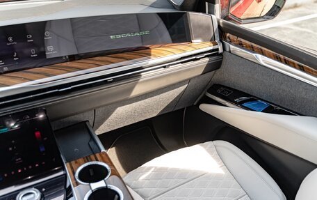 Cadillac Escalade V, 2024 год, 26 000 000 рублей, 26 фотография
