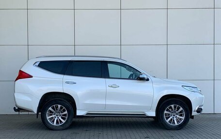 Mitsubishi Pajero Sport III рестайлинг, 2017 год, 2 299 000 рублей, 5 фотография