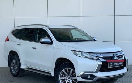 Mitsubishi Pajero Sport III рестайлинг, 2017 год, 2 299 000 рублей, 3 фотография