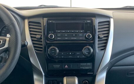 Mitsubishi Pajero Sport III рестайлинг, 2017 год, 2 299 000 рублей, 18 фотография
