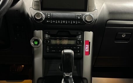 Toyota Land Cruiser Prado 150 рестайлинг 2, 2013 год, 2 799 000 рублей, 28 фотография
