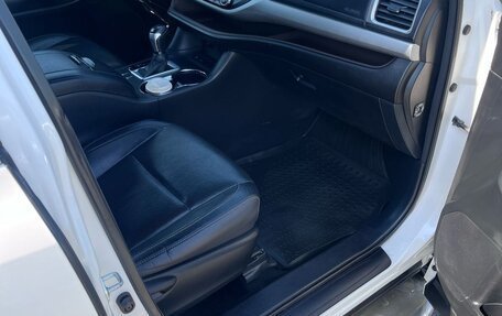 Toyota Highlander III, 2014 год, 2 500 000 рублей, 8 фотография
