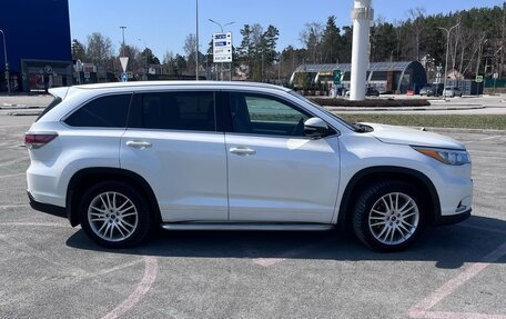 Toyota Highlander III, 2014 год, 2 500 000 рублей, 5 фотография