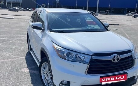 Toyota Highlander III, 2014 год, 2 500 000 рублей, 4 фотография