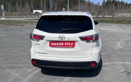 Toyota Highlander III, 2014 год, 2 500 000 рублей, 2 фотография