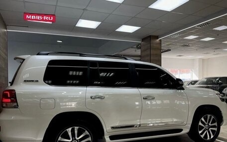 Toyota Land Cruiser 200, 2017 год, 7 350 000 рублей, 5 фотография