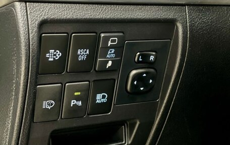 Toyota Land Cruiser 200, 2017 год, 7 350 000 рублей, 16 фотография