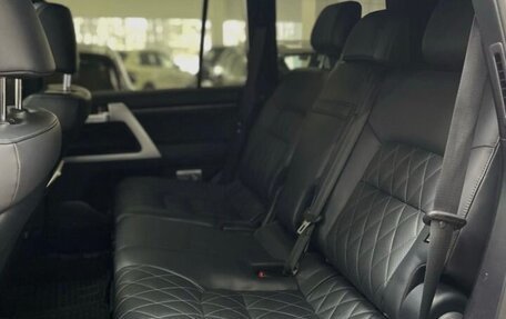 Toyota Land Cruiser 200, 2017 год, 7 350 000 рублей, 20 фотография
