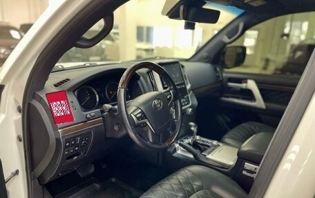 Toyota Land Cruiser 200, 2017 год, 7 350 000 рублей, 11 фотография
