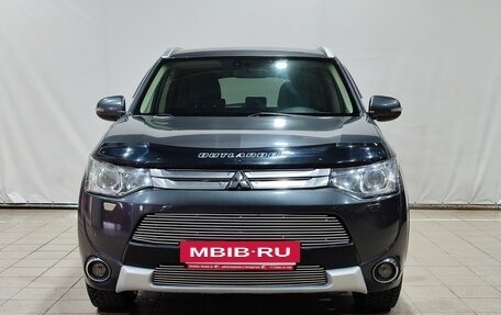 Mitsubishi Outlander III рестайлинг 3, 2014 год, 1 650 000 рублей, 2 фотография