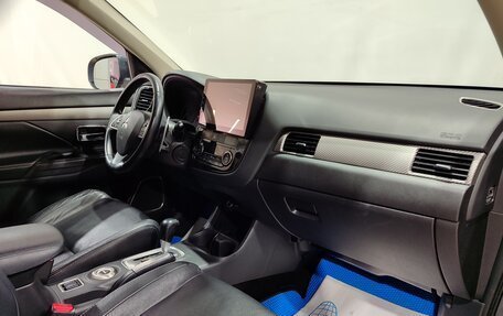 Mitsubishi Outlander III рестайлинг 3, 2014 год, 1 650 000 рублей, 14 фотография