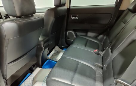 Mitsubishi Outlander III рестайлинг 3, 2014 год, 1 650 000 рублей, 18 фотография
