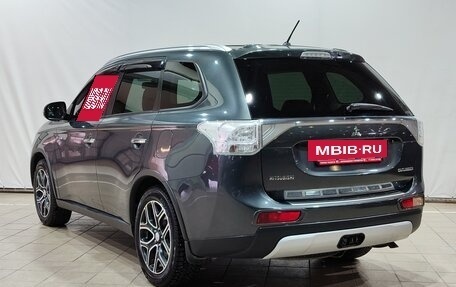 Mitsubishi Outlander III рестайлинг 3, 2014 год, 1 650 000 рублей, 7 фотография
