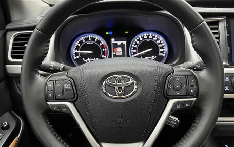 Toyota Highlander III, 2021 год, 3 266 000 рублей, 9 фотография