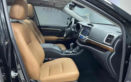 Toyota Highlander III, 2021 год, 3 266 000 рублей, 14 фотография