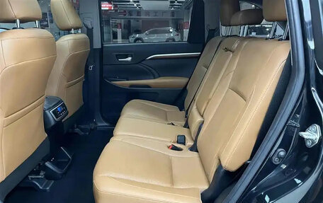 Toyota Highlander III, 2021 год, 3 266 000 рублей, 15 фотография
