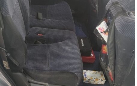 Honda Stream I рестайлинг, 2002 год, 610 000 000 рублей, 13 фотография