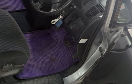 Honda Stream I рестайлинг, 2002 год, 610 000 000 рублей, 14 фотография
