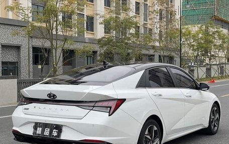 Hyundai Elantra, 2022 год, 1 330 000 рублей, 5 фотография