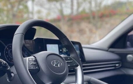 Hyundai Elantra, 2022 год, 1 330 000 рублей, 13 фотография
