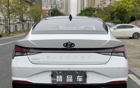 Hyundai Elantra, 2022 год, 1 330 000 рублей, 6 фотография