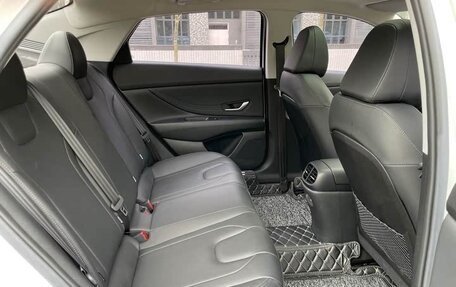 Hyundai Elantra, 2022 год, 1 330 000 рублей, 19 фотография