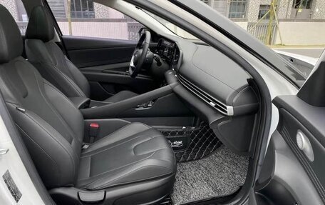 Hyundai Elantra, 2022 год, 1 330 000 рублей, 17 фотография