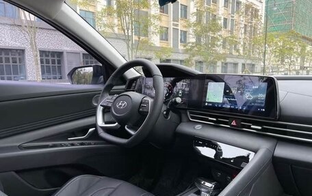 Hyundai Elantra, 2022 год, 1 330 000 рублей, 15 фотография