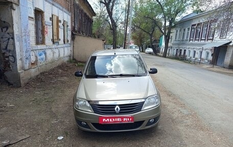 Renault Logan I, 2010 год, 300 000 рублей, 2 фотография