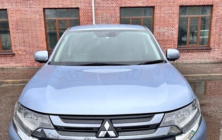 Mitsubishi Outlander III рестайлинг 3, 2015 год, 2 050 000 рублей, 2 фотография