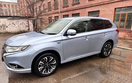 Mitsubishi Outlander III рестайлинг 3, 2015 год, 2 050 000 рублей, 3 фотография