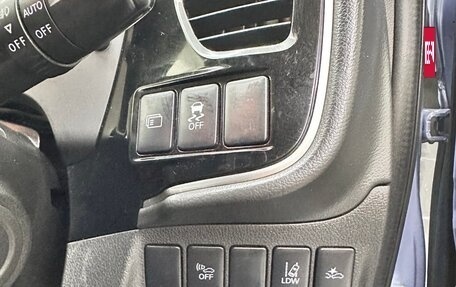 Mitsubishi Outlander III рестайлинг 3, 2015 год, 2 050 000 рублей, 11 фотография