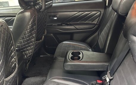 Mitsubishi Outlander III рестайлинг 3, 2015 год, 2 050 000 рублей, 21 фотография