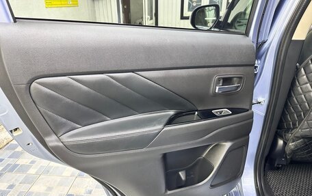 Mitsubishi Outlander III рестайлинг 3, 2015 год, 2 050 000 рублей, 22 фотография