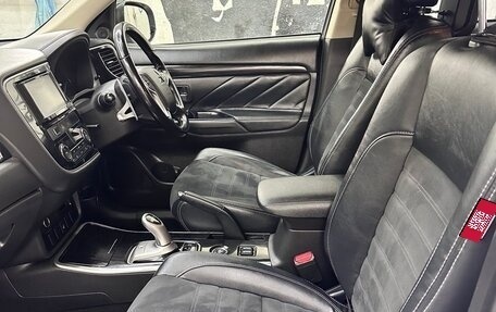 Mitsubishi Outlander III рестайлинг 3, 2015 год, 2 050 000 рублей, 19 фотография