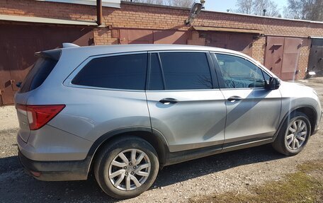 Honda Pilot III рестайлинг, 2018 год, 3 200 000 рублей, 7 фотография