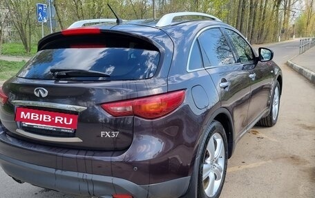 Infiniti FX II, 2011 год, 1 750 000 рублей, 11 фотография