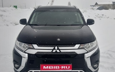 Mitsubishi Outlander III рестайлинг 3, 2018 год, 2 105 000 рублей, 1 фотография