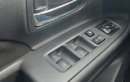 Mitsubishi Outlander III рестайлинг 3, 2018 год, 2 105 000 рублей, 11 фотография