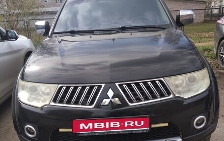 Mitsubishi Pajero Sport II рестайлинг, 2012 год, 1 680 000 рублей, 2 фотография