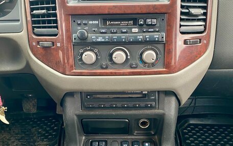 Mitsubishi Pajero III рестайлинг, 2003 год, 1 200 000 рублей, 11 фотография