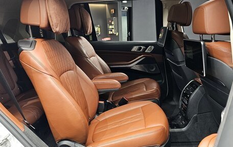BMW X7, 2021 год, 7 500 000 рублей, 7 фотография