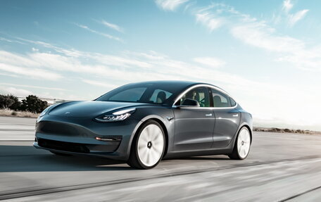 Tesla Model 3 I, 2018 год, 3 500 000 рублей, 1 фотография