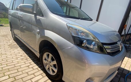 Toyota ISis I, 2014 год, 1 560 000 рублей, 10 фотография