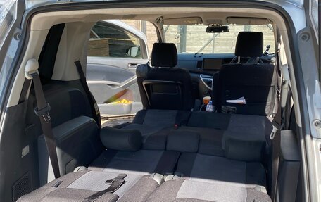 Toyota ISis I, 2014 год, 1 560 000 рублей, 21 фотография