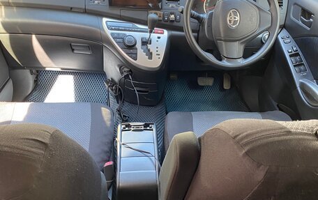 Toyota ISis I, 2014 год, 1 560 000 рублей, 17 фотография