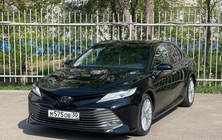 Toyota Camry, 2018 год, 2 950 000 рублей, 1 фотография