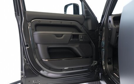 Land Rover Defender II, 2025 год, 31 300 000 рублей, 6 фотография